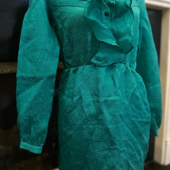 NWT Ghospell Elegant Green Long Sleeve Dress - threedaughtersproperties.com